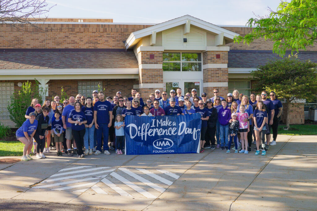 Group of IMA volunteers during the "I Make a Difference Day"